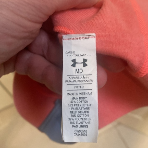 NWOT Under Armour sports bra - Picture 4 of 4